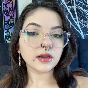 Hii 💗 Come get to know me😚